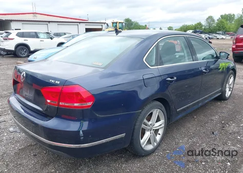 2015 Volkswagen Passat Se z USA, uszkodzony, nr VIN 1VWBT7A30FC099294